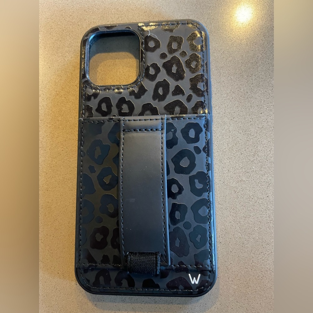Walli 12/pro case